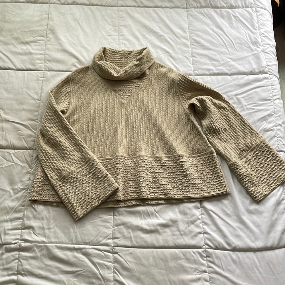 NWOT lululemon Artifact wide sleeve Mock Neck Pullover
